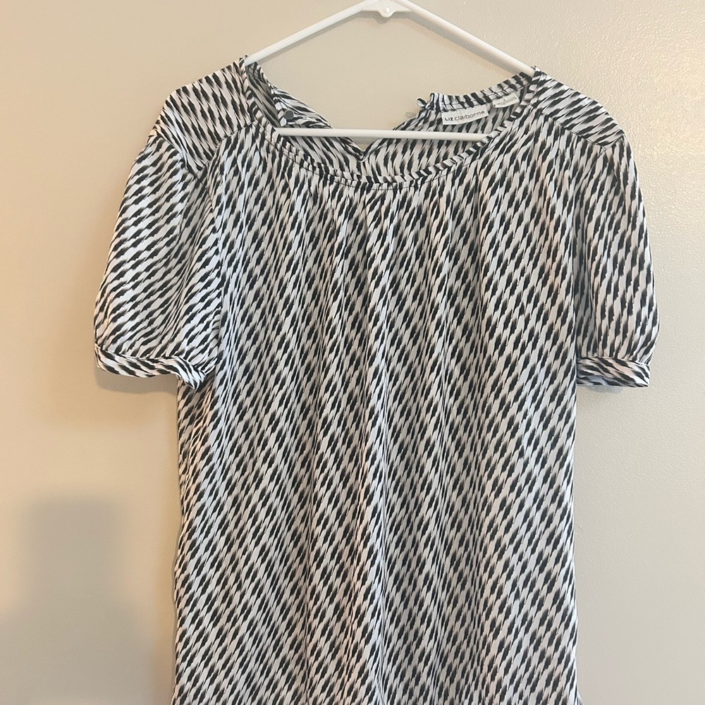 Liz Claiborne Black and White Puff Sleeve Smocked Blouse